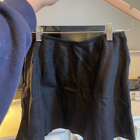 Reformation Black Mini Skirt - Picture 3 of 3